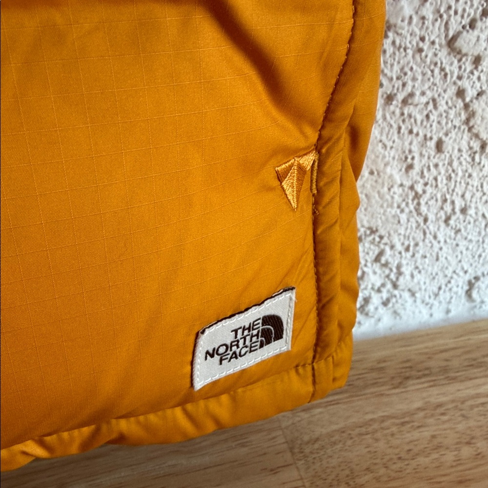 The North Face Women's Sierra Down Parka Size M - Picture 8 of 16